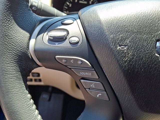 2017 Nissan Pathfinder SL