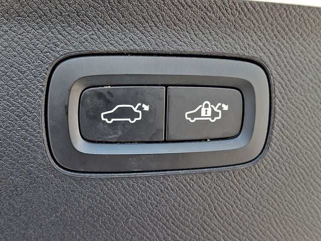 2019 Volvo XC90 T5 Momentum