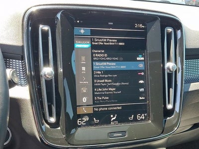 2022 Volvo XC40 R-Design