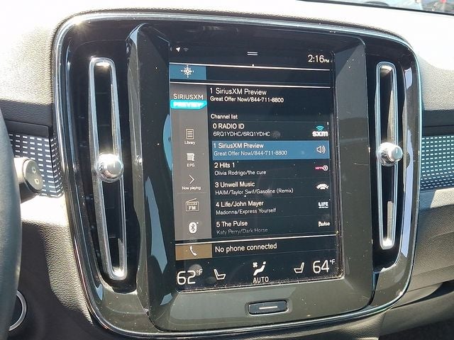 2022 Volvo XC40 R-Design