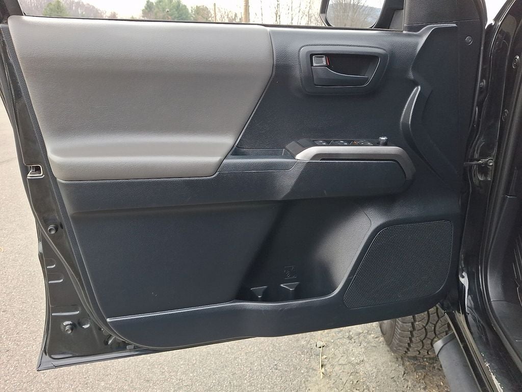 2018 Toyota Tacoma SR V6