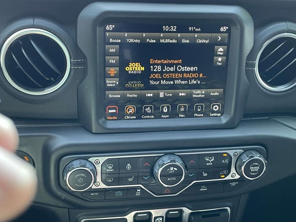 2023 Jeep Wrangler Sahara 4x4