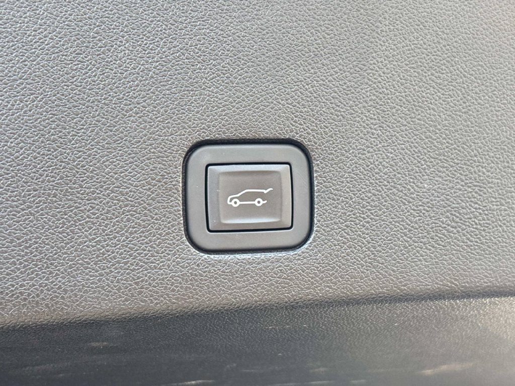 2025 Cadillac XT6 FWD Premium Luxury