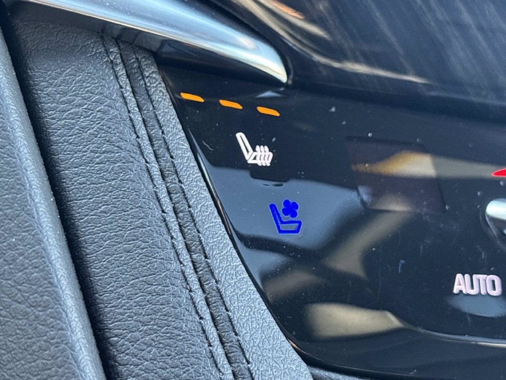 2025 Cadillac XT6 FWD Premium Luxury