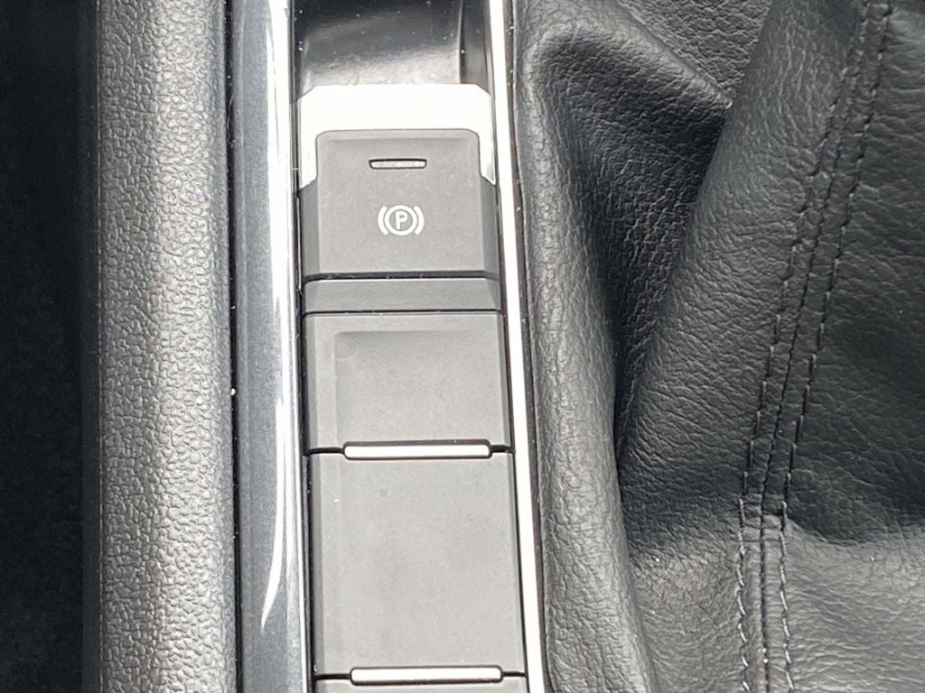 2024 Volkswagen Tiguan 2.0T Wolfsburg Edition