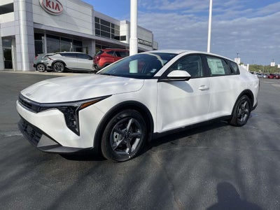 2026 Kia K4 LXS