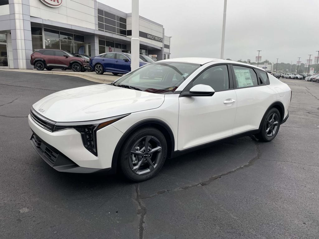 2026 Kia K4 LXS