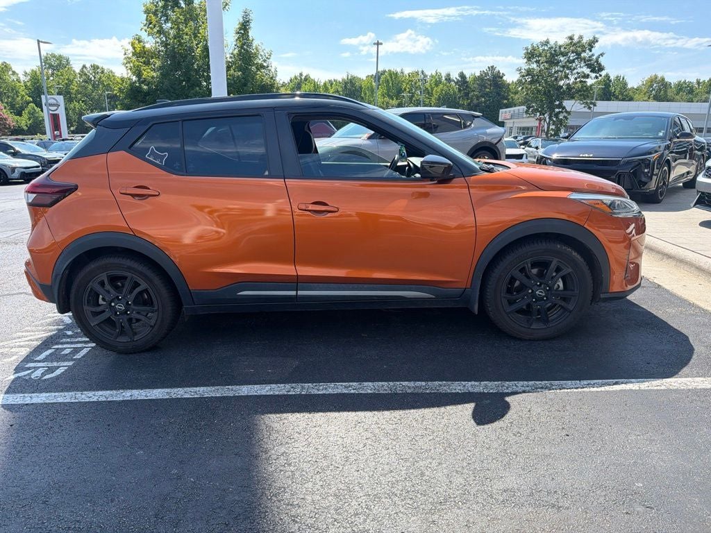 2022 Nissan Kicks SR