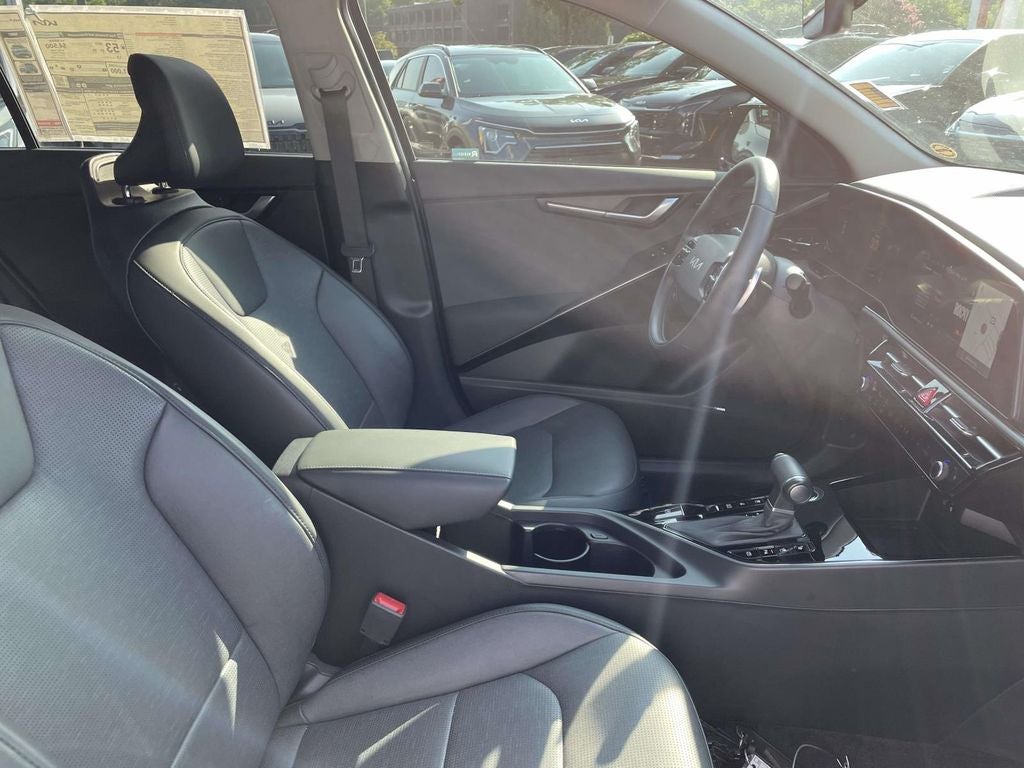 2025 Kia Niro SX