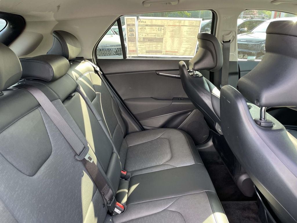2025 Kia Niro SX