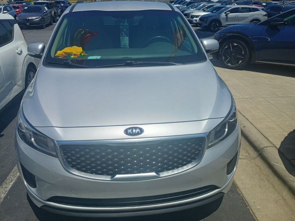 2018 Kia Sedona LX's photo