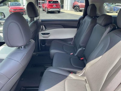 2024 Kia Carnival LX