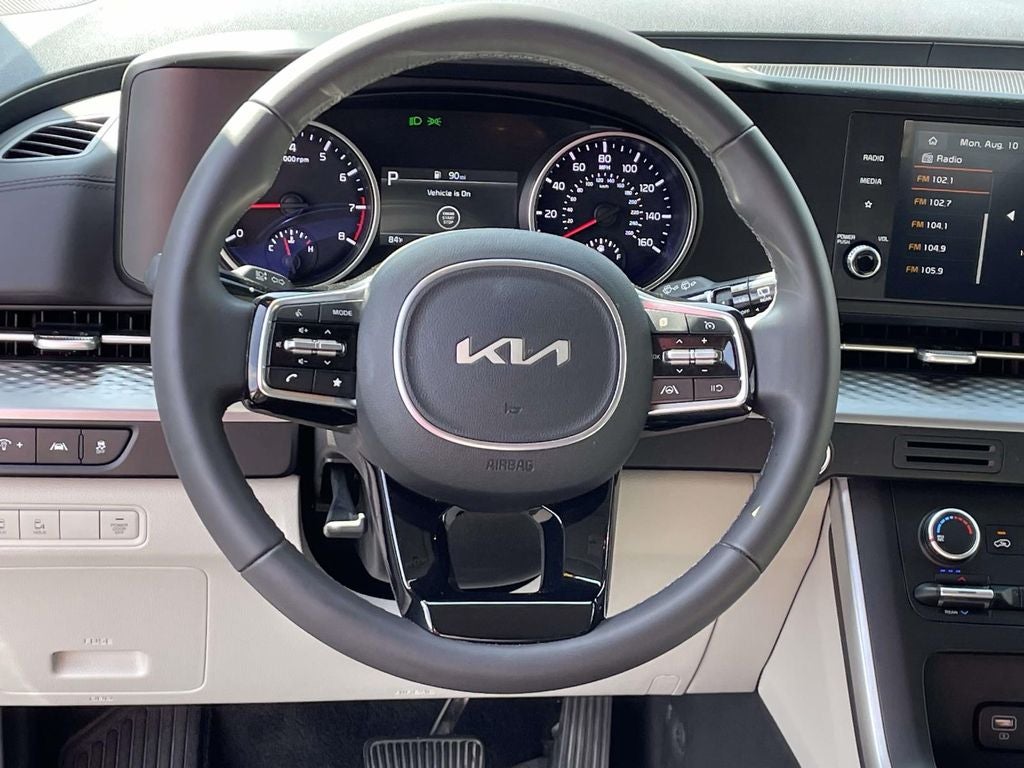 2024 Kia Carnival LX