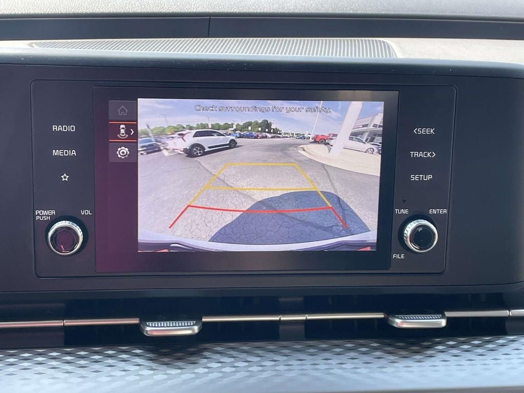 2024 Kia Carnival LX