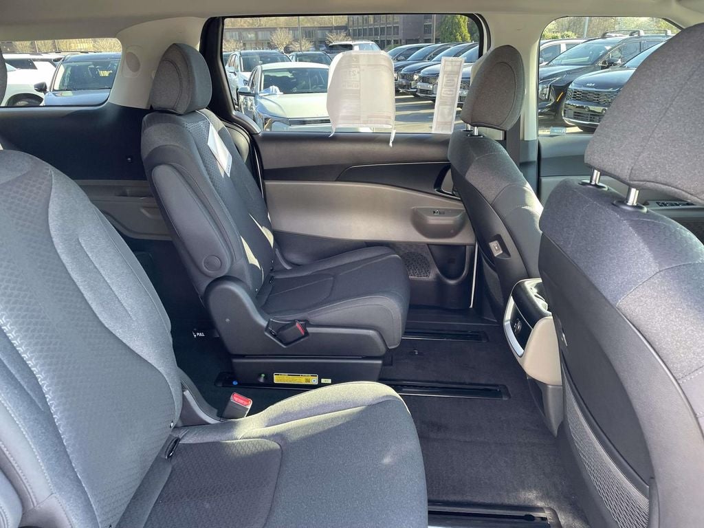 2026 Kia Carnival LX