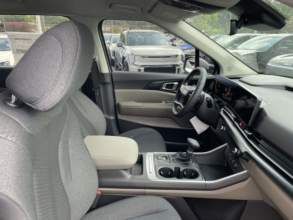 2027 Kia Carnival LX