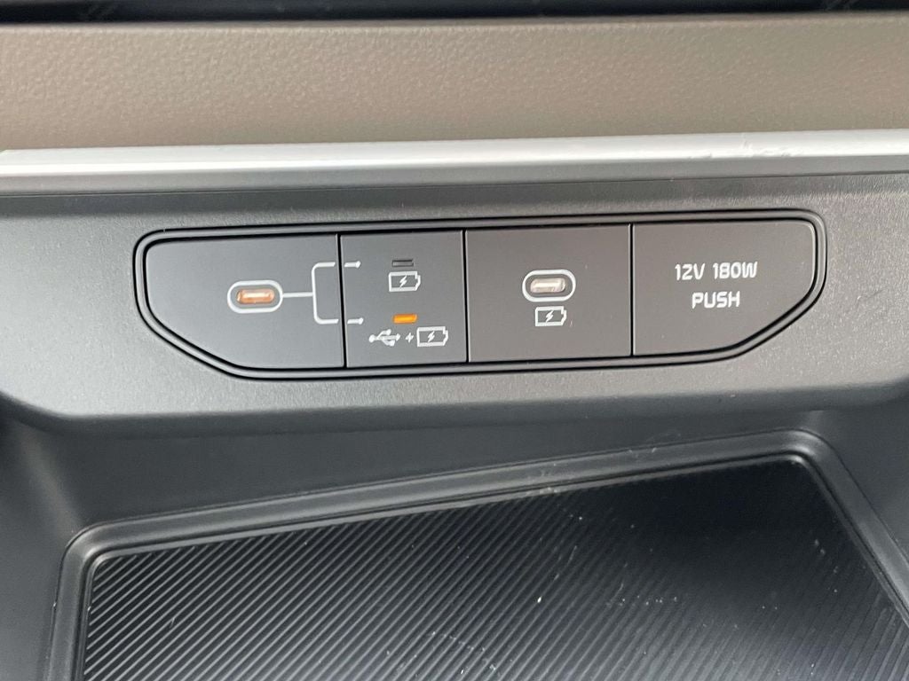 2027 Kia Carnival LX