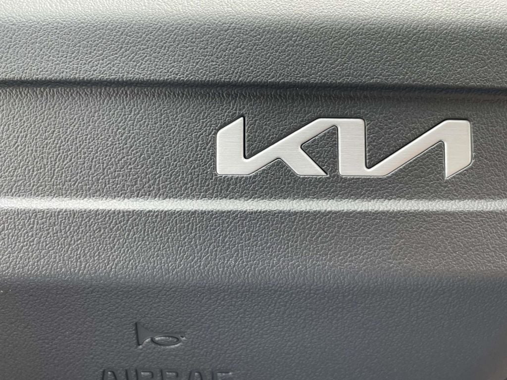 2027 Kia Carnival LX