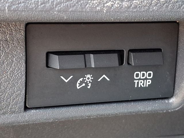 2024 Toyota Sienna XLE 8 Passenger