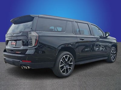2025 Chevrolet Suburban RST