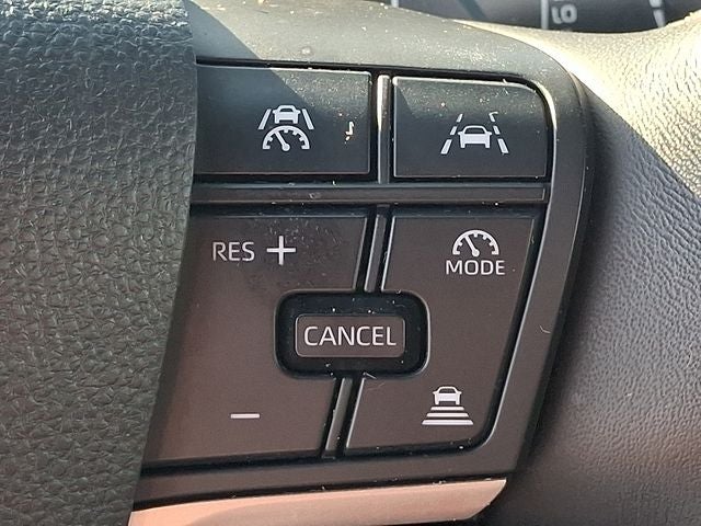 2025 Toyota Camry SE Hybrid