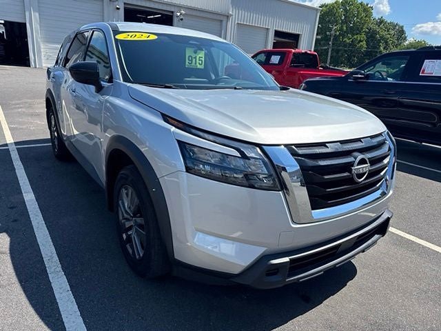 2024 Nissan Pathfinder S