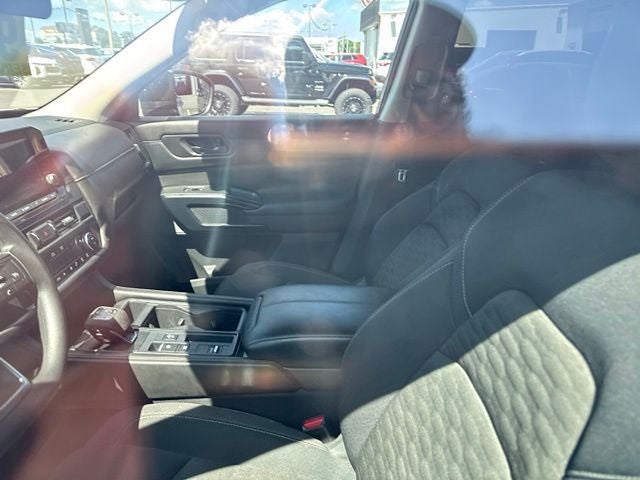 2024 Nissan Pathfinder S