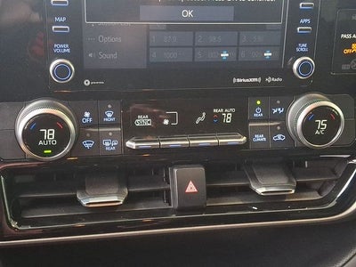 2021 Toyota Highlander LE