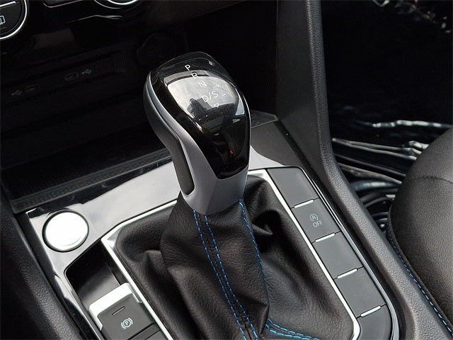 2024 Volkswagen Taos 1.5T SE Black