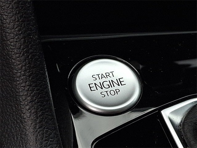 2024 Volkswagen Taos 1.5T SE Black