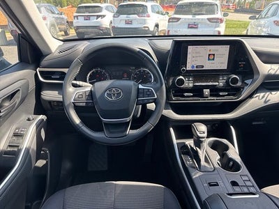 2023 Toyota Highlander LE