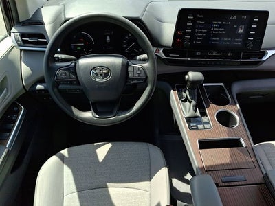 2024 Toyota Sienna LE 8 Passenger
