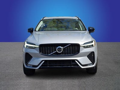 2023 Volvo XC60 B6 Ultimate Dark Theme