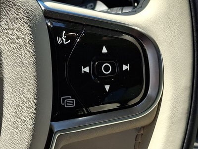 2023 Volvo XC60 B6 Ultimate Dark Theme