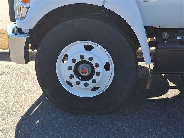 2023 Ford F-650SD Base