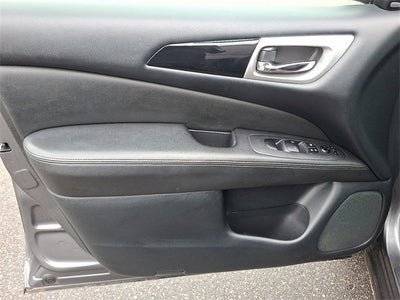 2019 Nissan Pathfinder SV