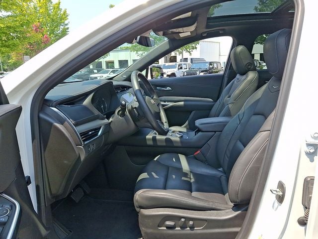 2023 Cadillac XT4 FWD Premium Luxury