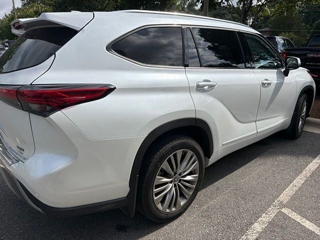 2022 Toyota Highlander Platinum
