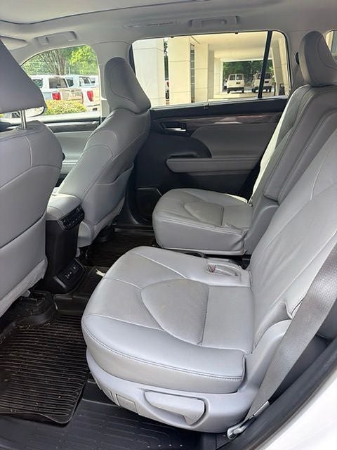 2022 Toyota Highlander Platinum