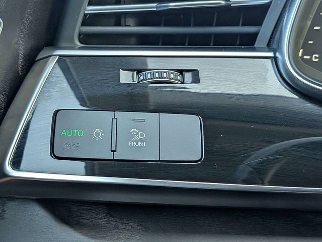 2022 Audi Q8 55 Premium quattro