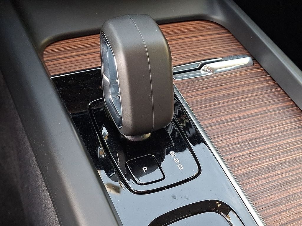 2024 Volvo S60 B5 Plus Dark Theme