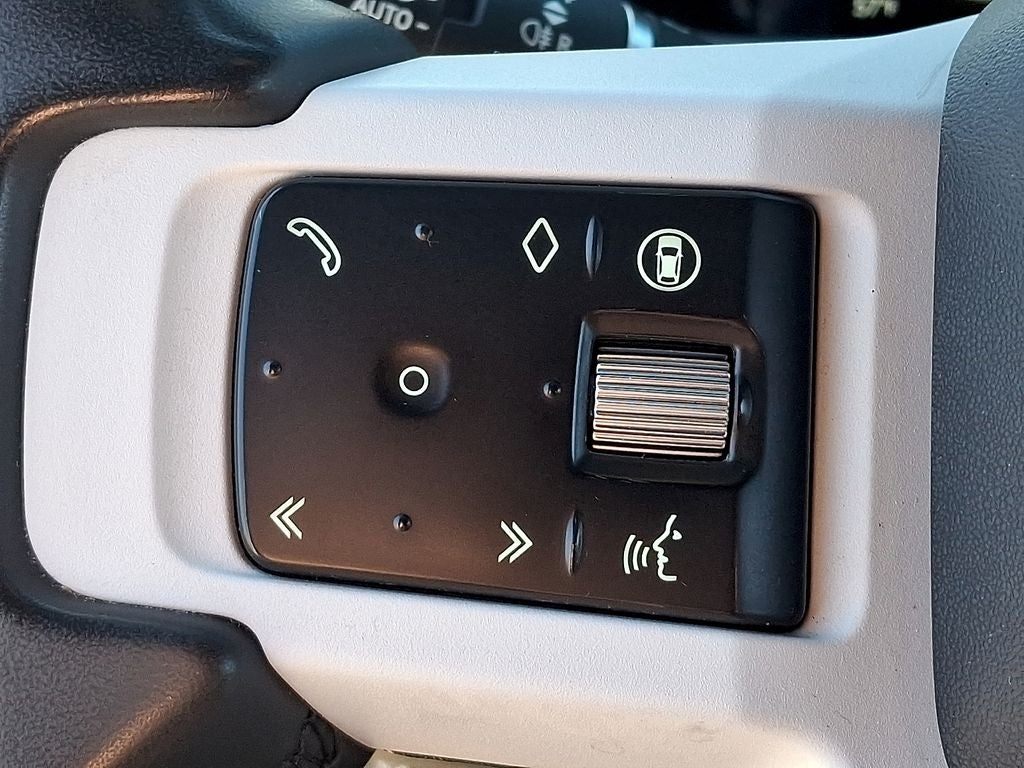 2025 Land Rover Defender 110 S