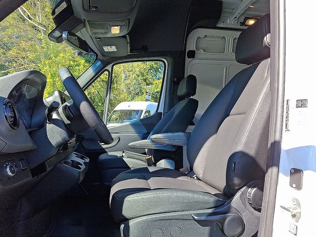 2025 Mercedes-Benz Sprinter 2500 Cargo 170 WB High Roof