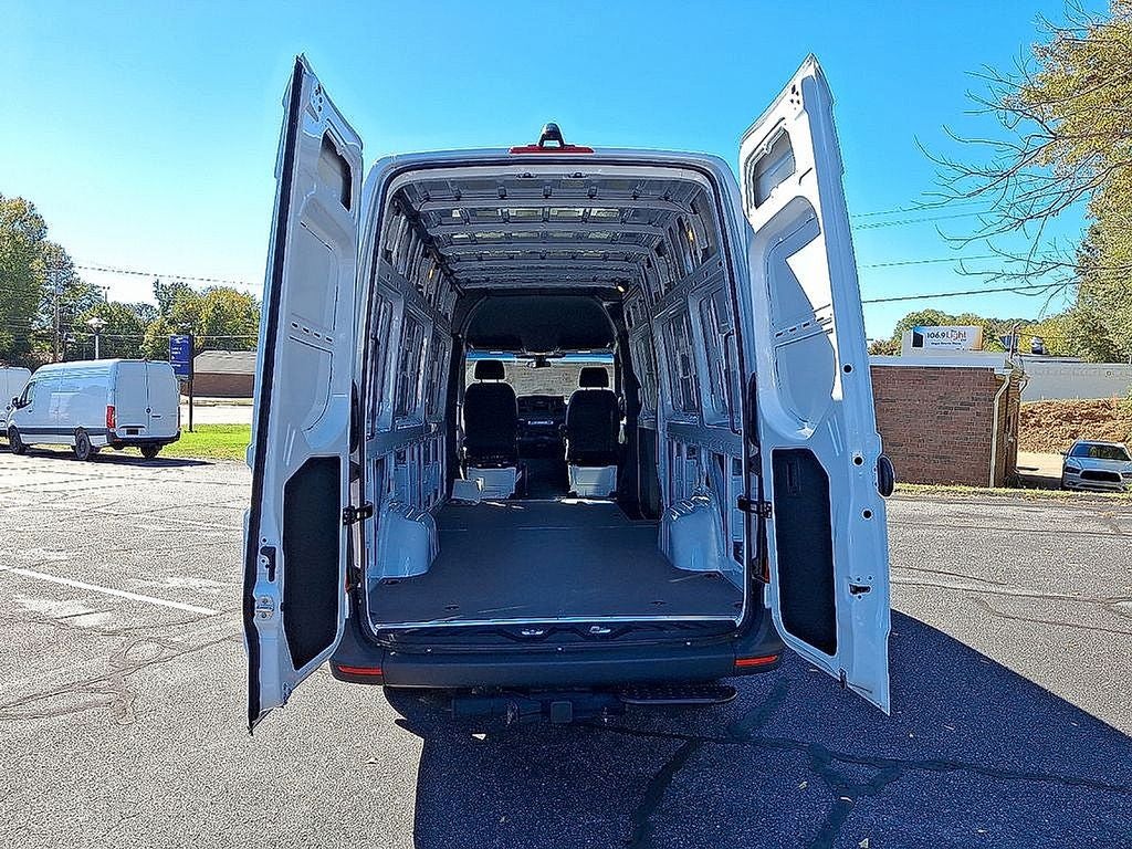 2025 Mercedes-Benz Sprinter 2500 Cargo 170 WB High Roof