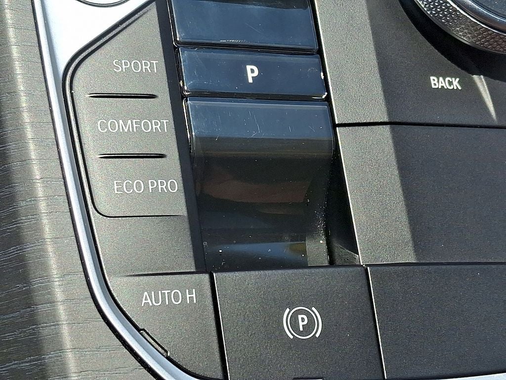 2025 BMW 3 Series 330i xDrive