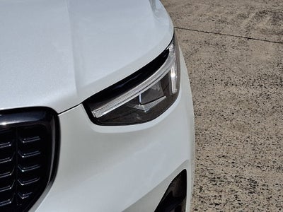 2024 Volvo XC40 B5 Plus Dark Theme