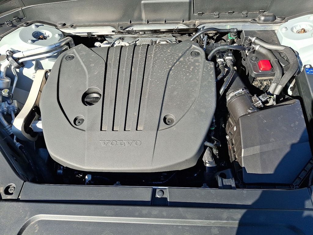 2025 Volvo XC90 B5 Plus