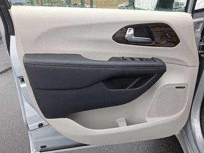 2023 Chrysler Pacifica Limited AWD