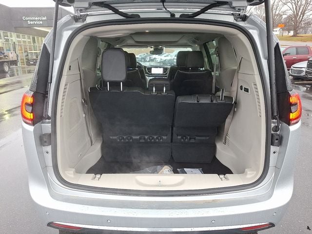 2023 Chrysler Pacifica Limited AWD