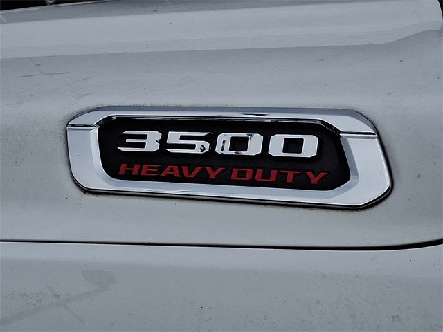 2023 RAM 3500 Tradesman Crew Cab 4x4 8' Box